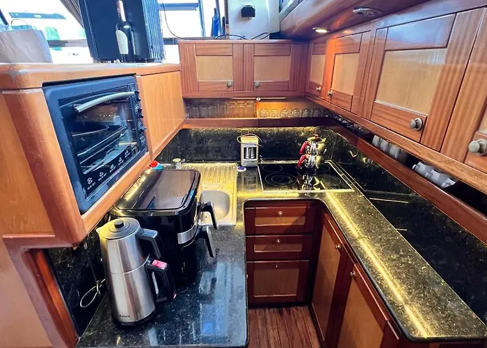 Ботель Exclusive 2