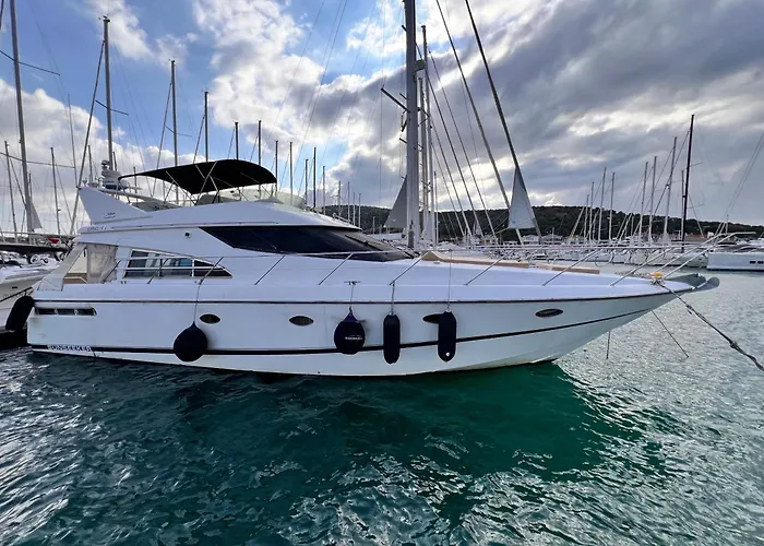 Ботель Exclusive 2 *