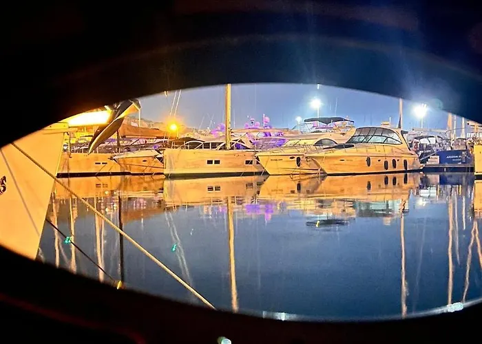 Ботель Exclusive 2