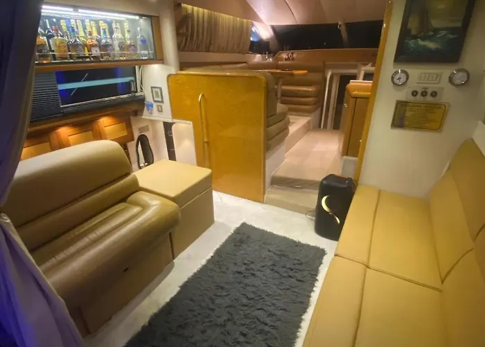 Ботель Exclusive 2 Кешме