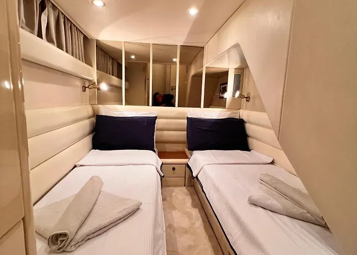 Exclusive 2 Ботель *