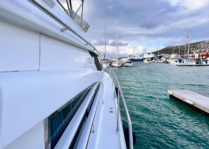 Exclusive 2 Ботель *