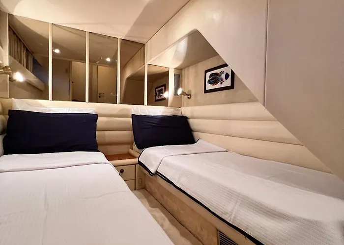 Exclusive 2 Ботель