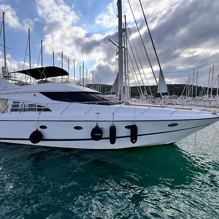 보트호텔 Exclusive 2 *