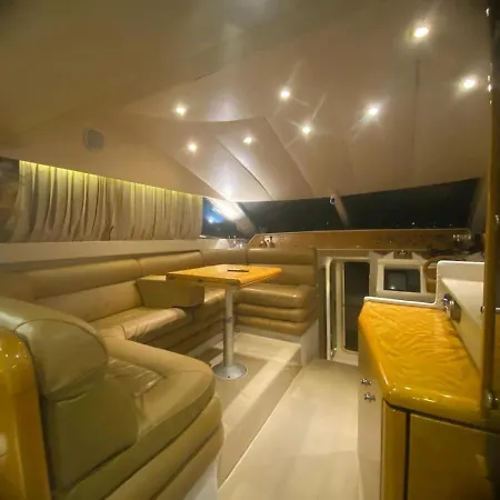 Exclusive 2 보트호텔