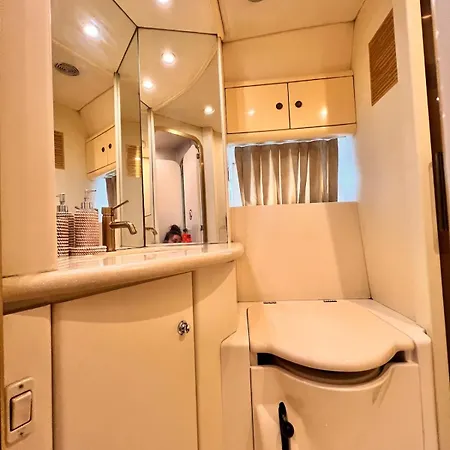 Exclusive 2 보트호텔 *